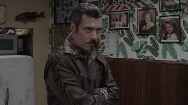 S04:E10 - Amienemigos