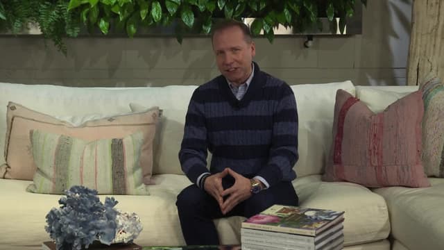 S01:E10 - Lost in Space: Bloopers and Outtakes Sequel Show