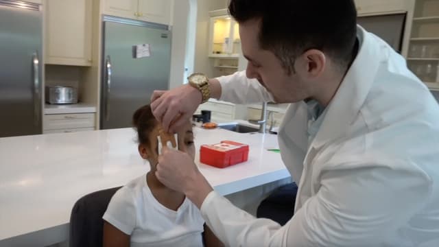 S01:E07 - Cali's Black Eye Treated by Emergency Doctor