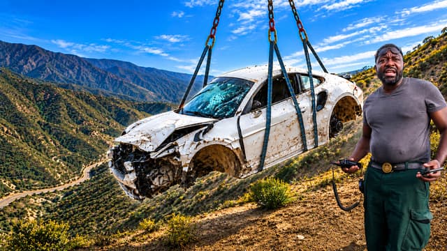 S01:E16 - Angry Park Ranger Tried to Shut Down Our Porsche Recovery