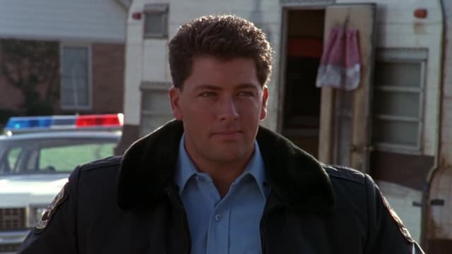 S07:E21 - Poor Relations