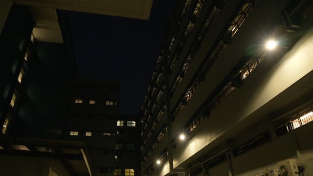 S01:E02 - In Losing It