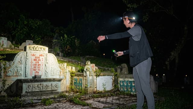 S01:E07 - Bukit Brown: Night of Shadows