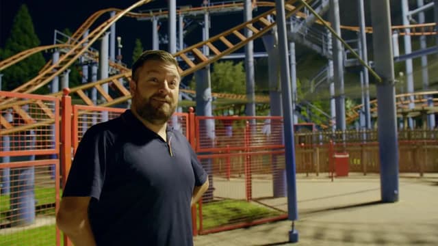 S01:E01 - Alton Towers