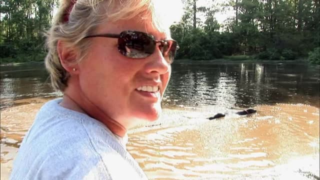 S01:E03 - There's a Gator in My Boat