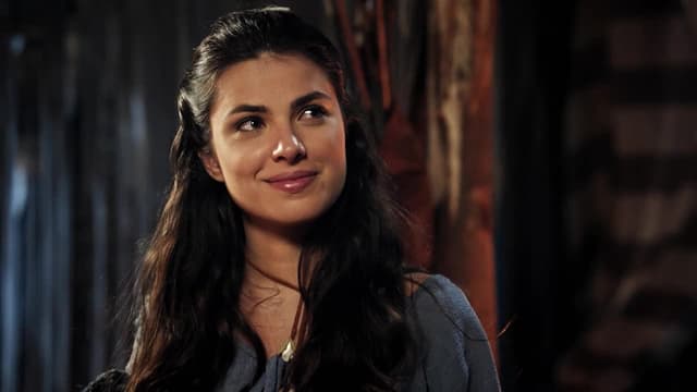 S01:E16 - Mordiendo la mano amiga