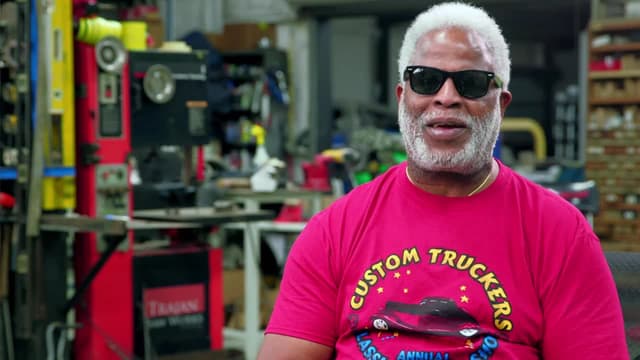 S03:E12 - Earl Campbell's Custom Caddy (Pt. 3)