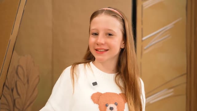 S01:E05 - Nastya and Giant Cardboard Hotel