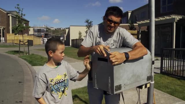 S05:E03 - Mailbox Protector