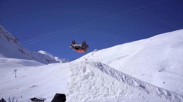 S01:E04 - Love Wheel Keep Us Together