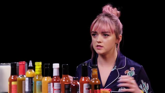 S10:E06 - Maisie Williams Shivers Uncontrollably While Eating Spicy Wings