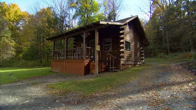 S01:E03 - Family of Six Downsizes from 2500 Sq. Ft. To Tiny Home