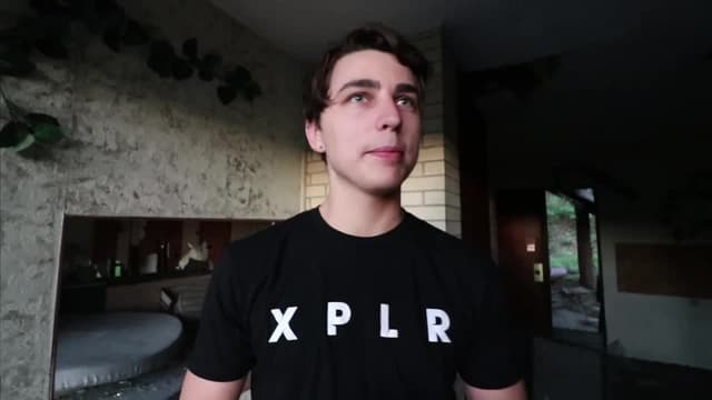 S10:E10 - Exploring an Abandoned Neighborhood