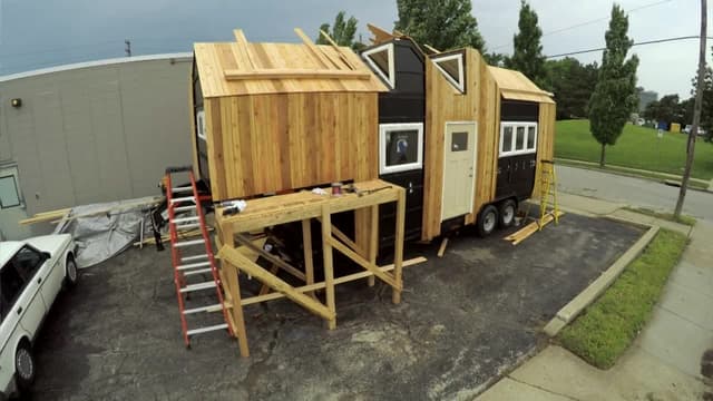 S01:E11 - Tiny House, Big Dog