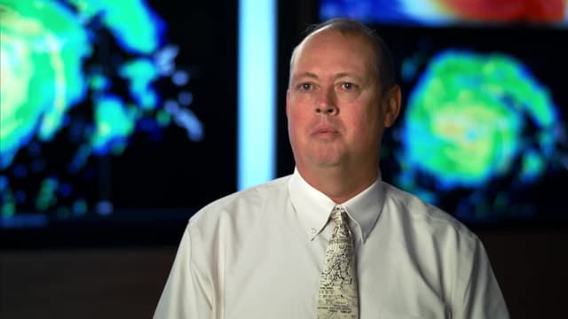 S01:E02 - Hurricanes