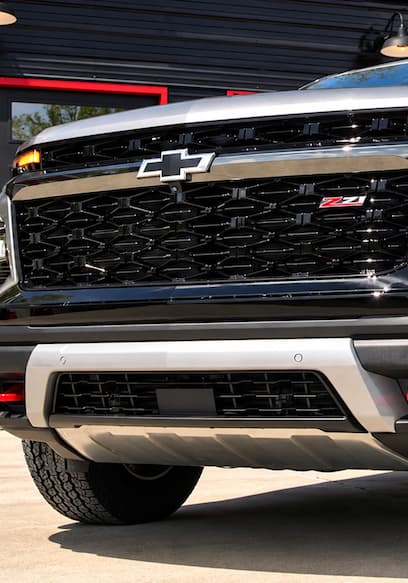 S01:E15 - Chevrolet Traverse Z71: Family Space With Off-Road Style poster