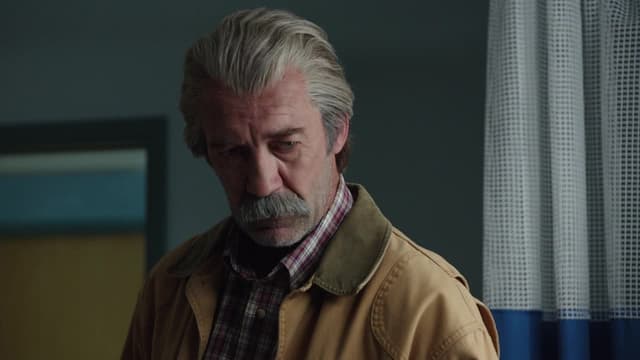 S07:E10 - Darkness and Light