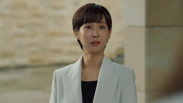 S01:E10 - Episode 10