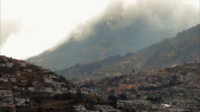 S01:E03 - Ecuador: The Road of a New World