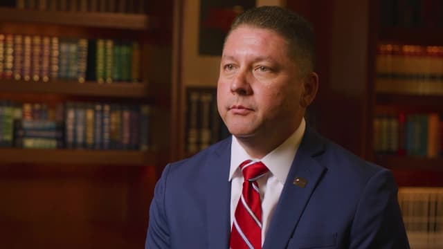 S01:E08 - To Catch a Serial Killer