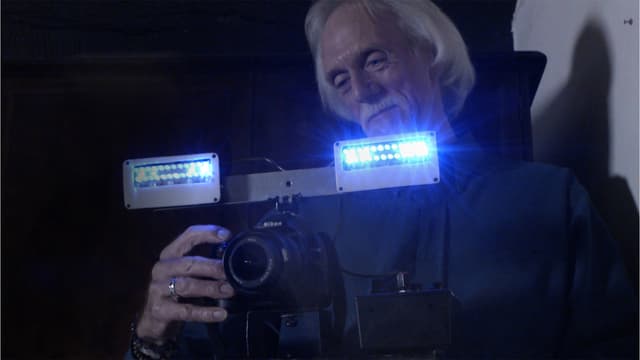 S01:E02 - The Body in the Well