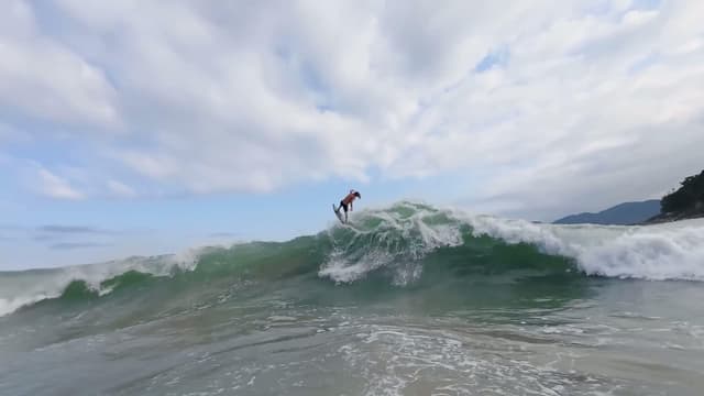 S01:E10 - Pro Skimboarders Compete at Heavy Shorebreak Wedge in Brazil