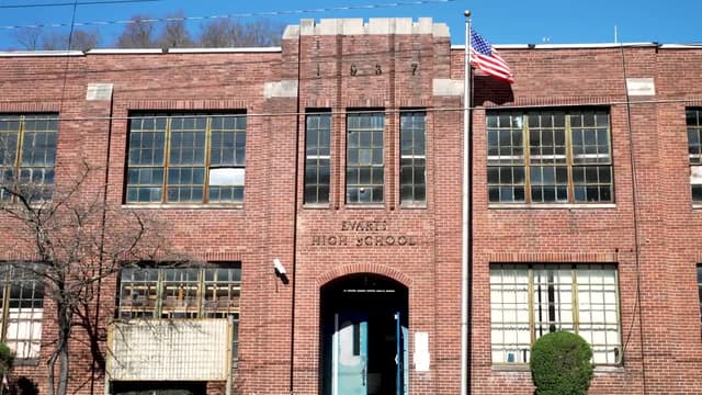 S01:E11 - From Evarts High School to Hope High