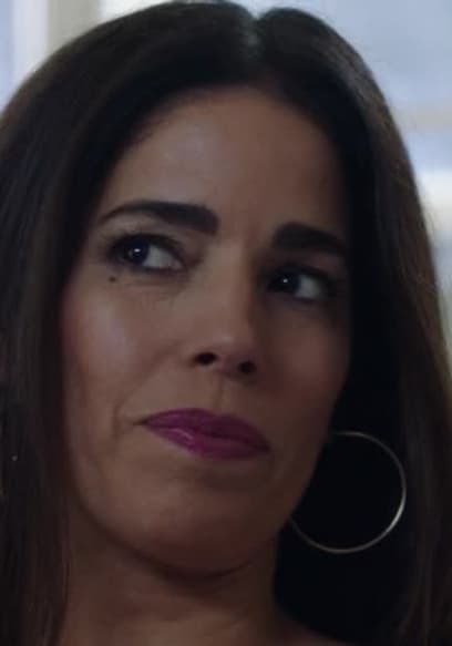 S01:E04 - Mrs. & Mr. Trowbridge poster