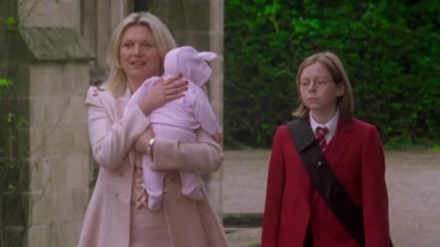 S04:E01 - Episode 1