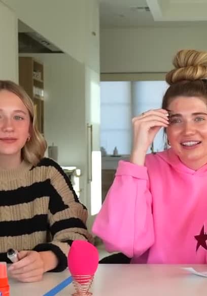 S03:E18 - Mini Makeup Products That Actually Work poster