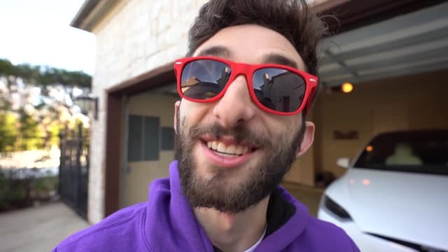 S03:E05 - ULTIMATE HEADS or TAILS? Coin Toss Challenge! / EXTREME $20,000 Hide and Seek in Preston's Warehouse!