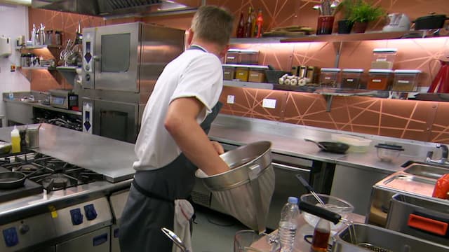 S11:E31 - North East Starter