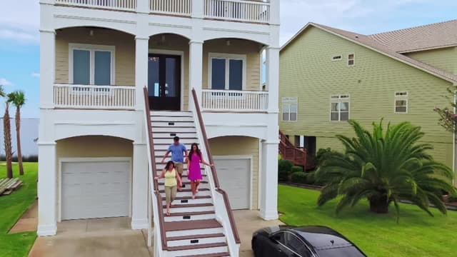 S02:E03 - Navarre House Hunt