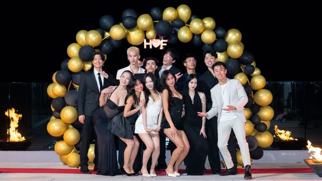 S03:E08 - Prom Night