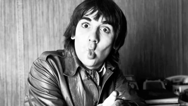 S03:E01 - Keith Moon / 'Grizzly Man'