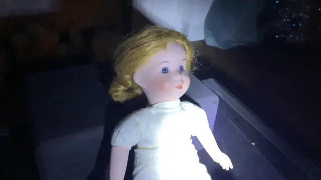 S02:E03 - Special Delivery Doll