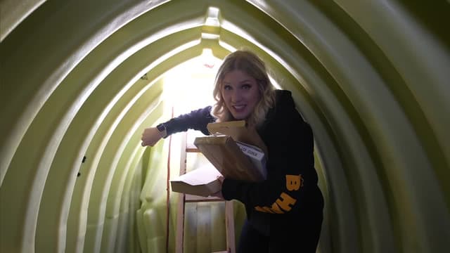 S18:E03 - Underground Hideout