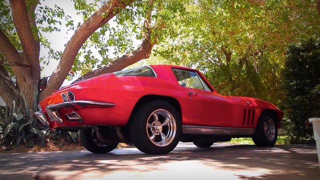 S09:E04 - Little Red Corvette