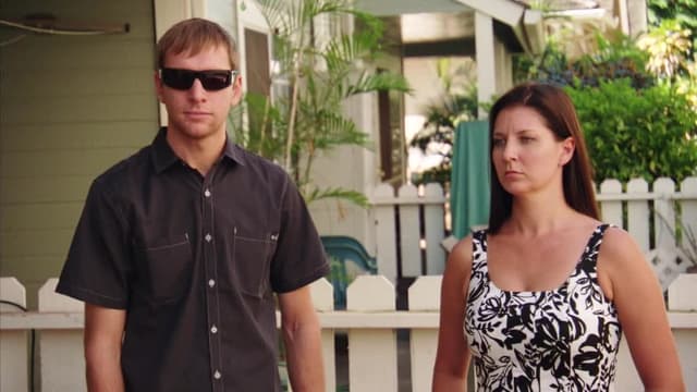 S04:E01 - Kansas Family Moves to Oahu