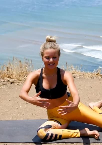 S01:E06 - 25 Min Yogalates Routine - Yoga and Pilates Hybrid poster