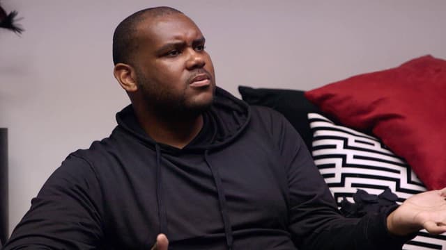 S02:E05 - Bow Caught in Jhonni's Blaze