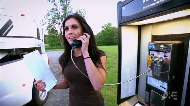 S01:E06 - Camel in Tow