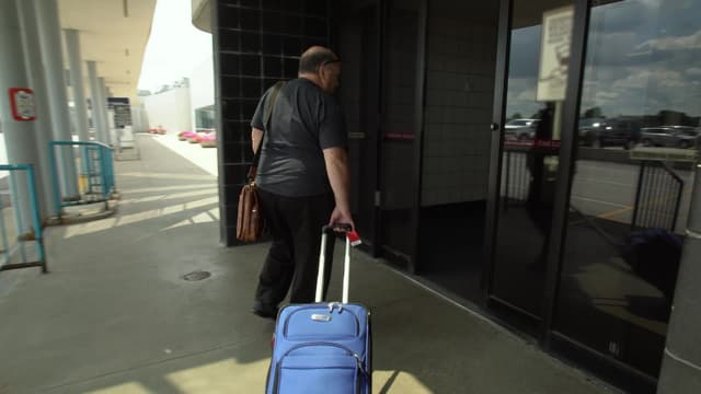 S01:E07 - Doors Locked