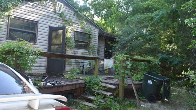 S01:E14 - Neighbor From Hell