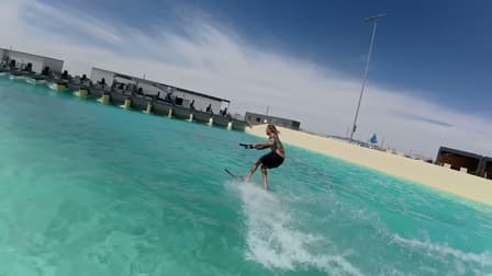 S01:E09 - Pros Try Surfing New Wavepool in Arizona