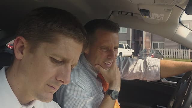 S09:E10 - The Invitation