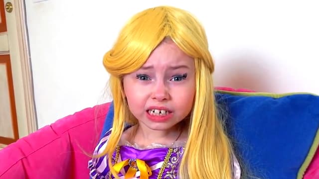 S01:E10 - Alice and Her Princess Friends: Funny Girlish Stories