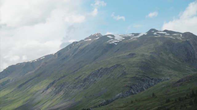 S01:E04 - Mongolia: Khuiten Peak