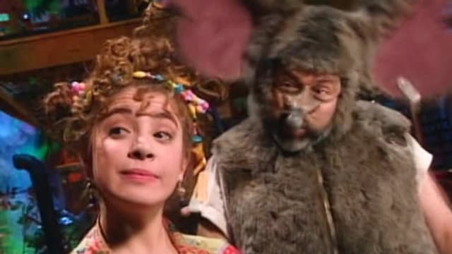 S01:E111 - Boats, Beakmania & Airplanes