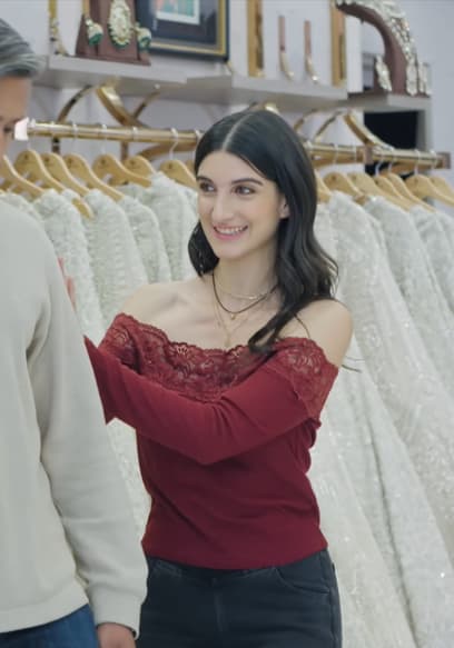 S06:E06 - Bride's Custom Lehenga Is Ready, but Now Shes Second-Guessing poster